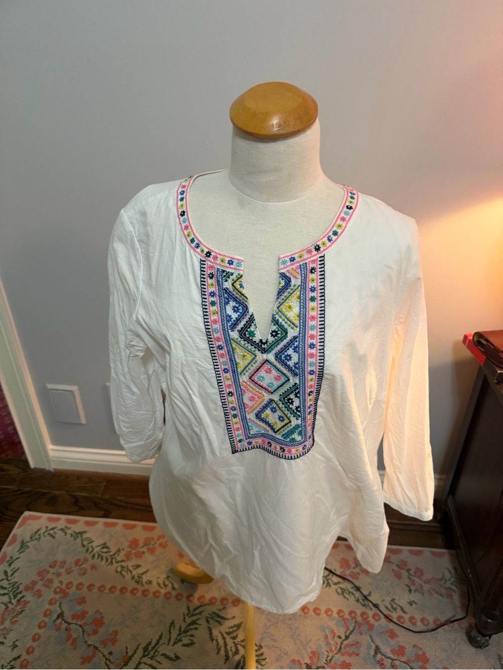 Embroidered Talbots  White Women’s Tunic Top with Multicolor Detail 1X